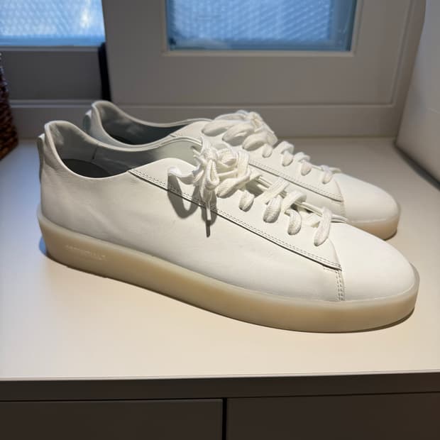 에센셜 피어오브갓 화이트 스니커즈 41