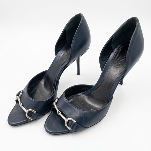 구찌 네이비 홀스빗 펌프스 힐