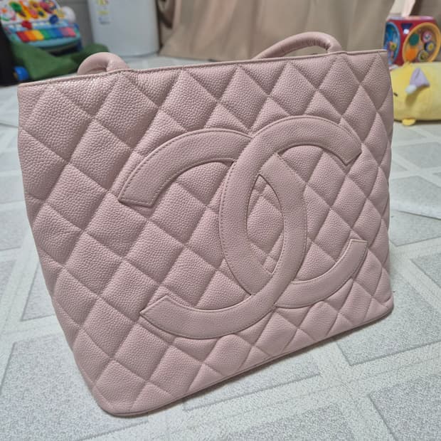 샤넬 캐비어 퀼팅 토트백
