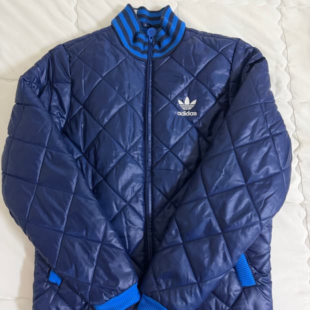 아디다스 퀄팅 경량패딩