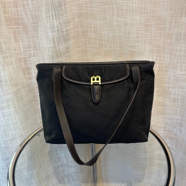 정품 발리 패브릭 숄더백    