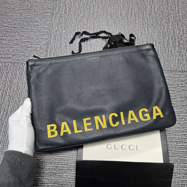 [특가][정품]발렌시아가 로고 클러치백