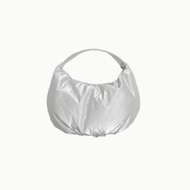 아모멘토 SILVER FOIL SHOULDER BAG
