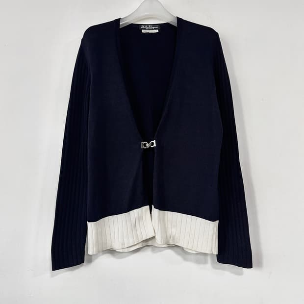 페라가모 간치니 니트 가디건