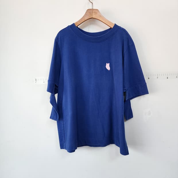 럭키슈에뜨 고양이 자수 반팔 티셔츠