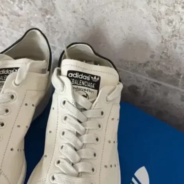 발렌시아가 스탠스미스