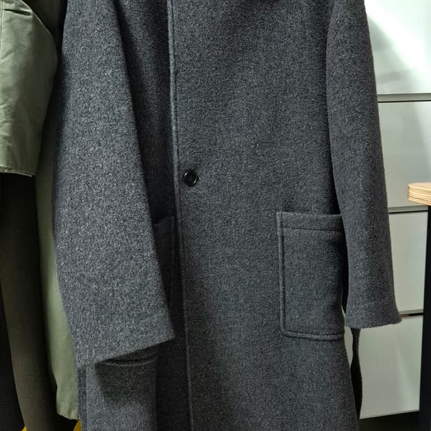 인사일런스 오버사이즈 하이넥 코트 M (새제품)