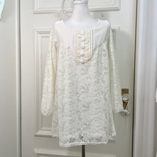 creamwhite lace velvet mini opc