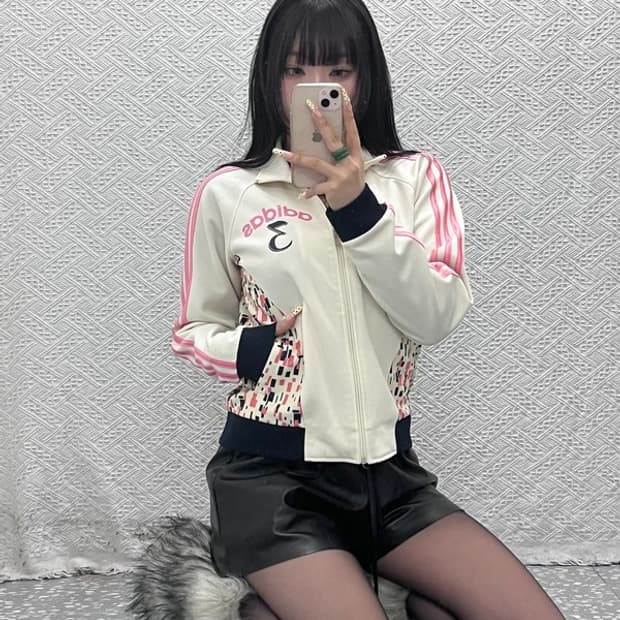 아디다스 Y2K 레트로 그래픽 패턴 딸기우유져지 집업 95 C09747