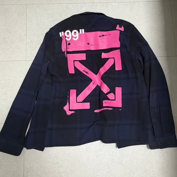 오프화이트 플란넬 셔츠 M사이즈 판매합니다