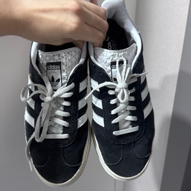 아디다스 가젤 볼드 코어 블랙 클라우드 화이트 235