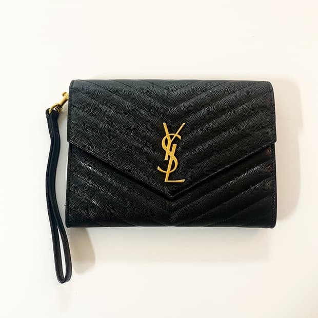 입생로랑 모노그램 엔벨로프 블랙 클러치