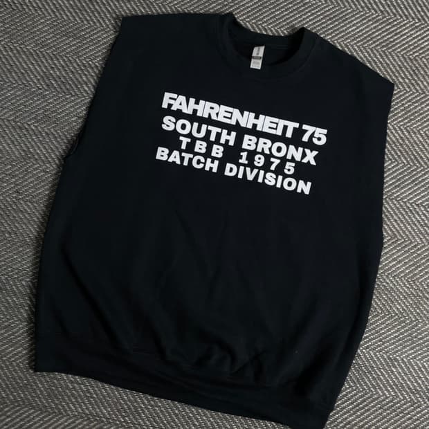 길단 빈티지 레터링 박시핏 슬리브리스 나시y 3157