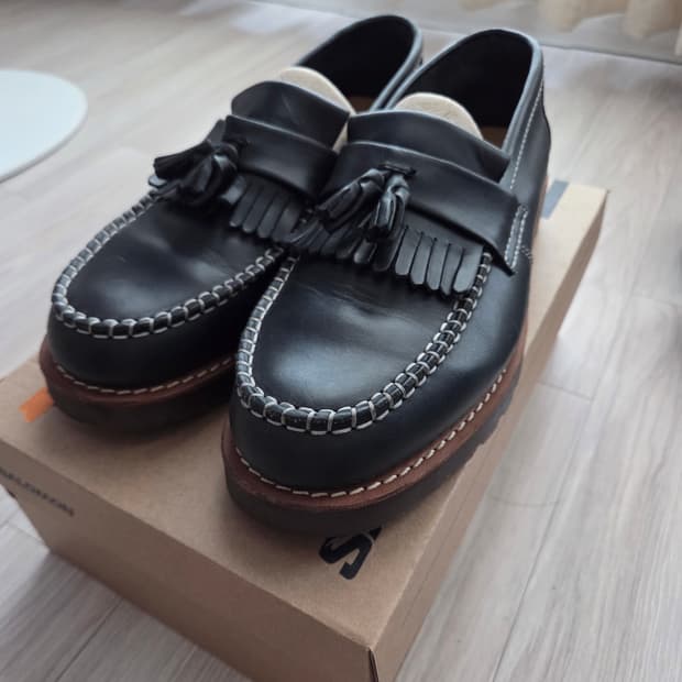 닥터마틴 아드리안 블랙 태슬 로퍼 270mm판매합니다