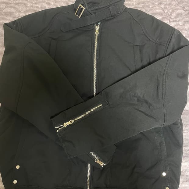 더콜디 블랙 점퍼