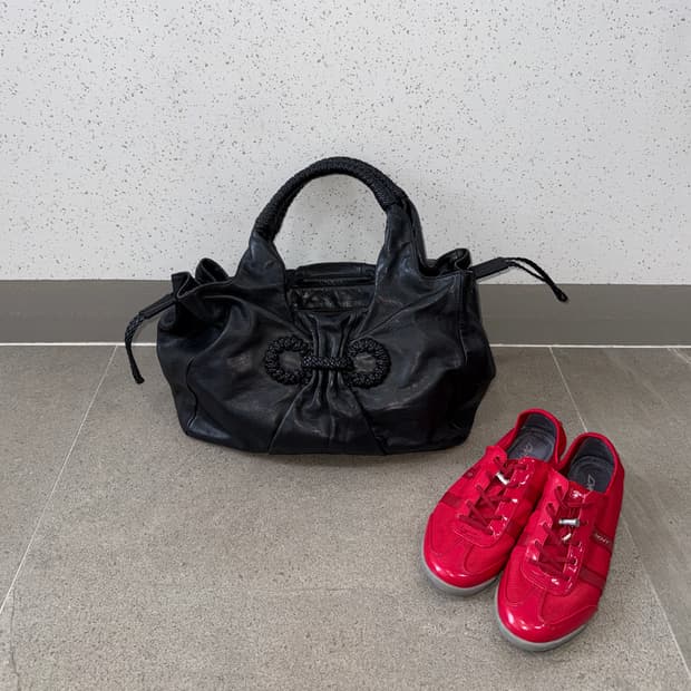 Salvatore Ferragamo gancini leather 토트백