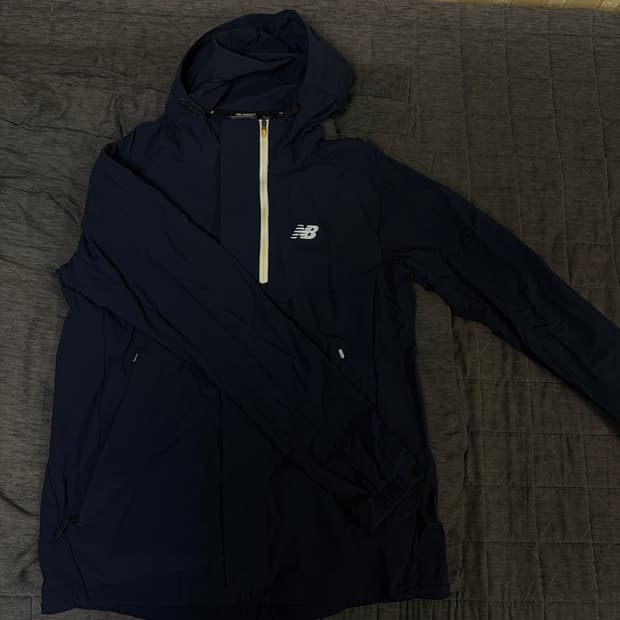 뉴발란스 네이비 바람막이