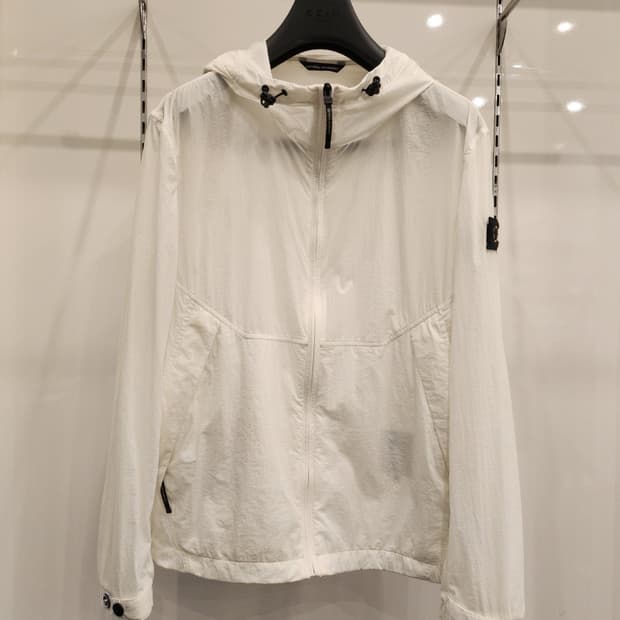 네셔널지오그래픽 후드바람막이 100