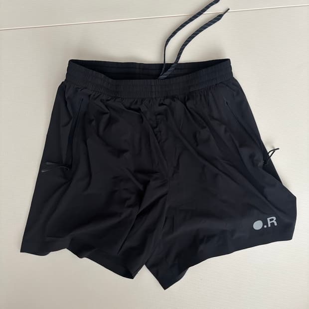 옵티미스틱 러너스 릴렉스드 쇼츠 블랙 L