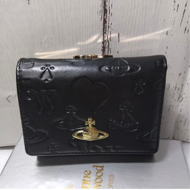 비비안웨스트우드 아카이브 무광 펀칭 레더 금장 orb 하프월렛 반지갑