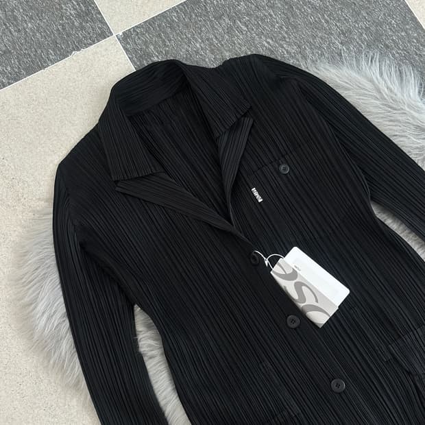 플리츠플리즈 포켓 플리츠 자켓