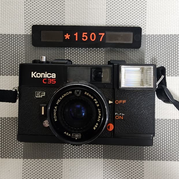 코니카 C 35 EF 필름카메라