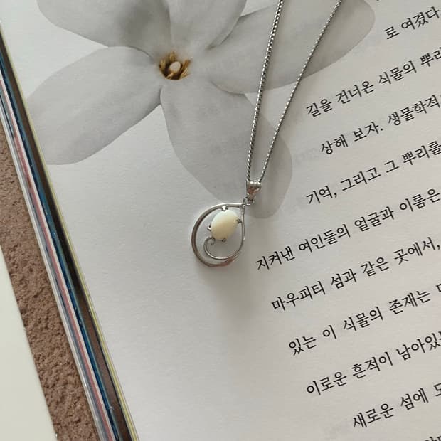 빈티지 아이보리 실버톤 목걸이