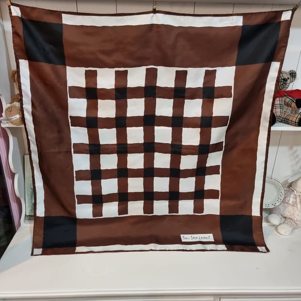 Yves Saint Laurent 입생로랑 빈티지 실크 스카프