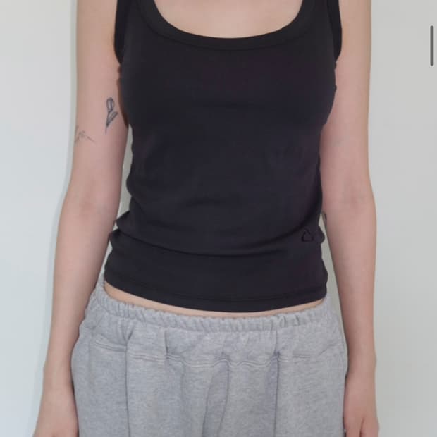 yue project AIR TWOWAY SLEEVELESS 나시