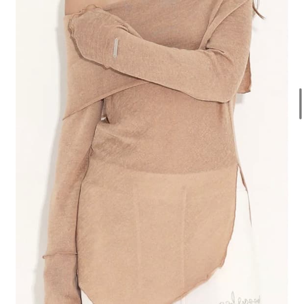 폴리수엠 오프숄더