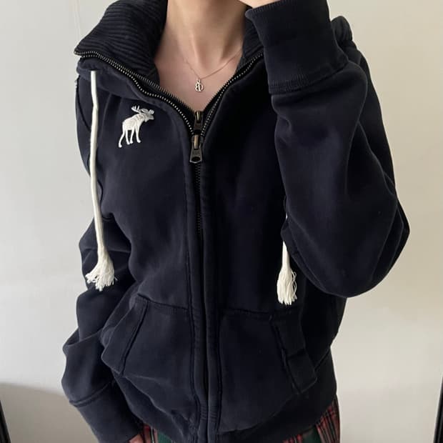 zip up hoodie