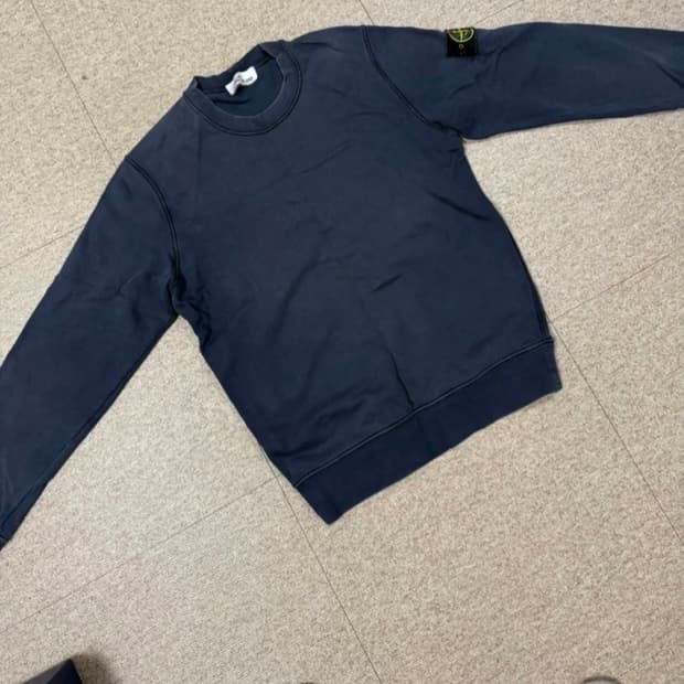 스톤아일랜드 맨투맨 m 정품 