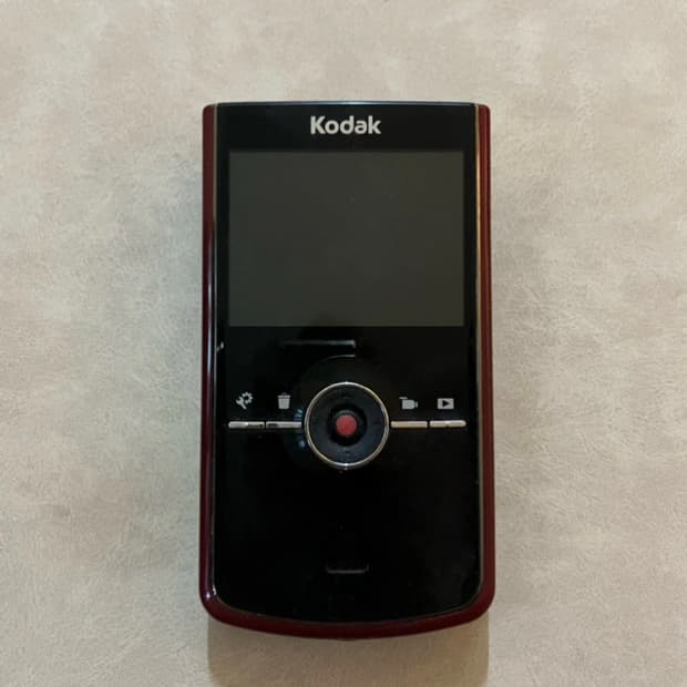 KODAK ZI8