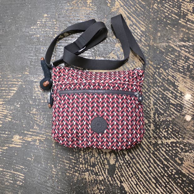 키플링 패턴 크로스백