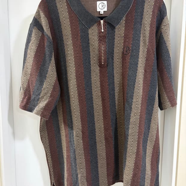 폴라스케이트 반팔 하프넥