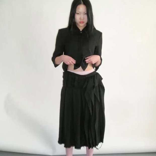 에옹쓰 2025 offbeat pleats skirt 2사이즈