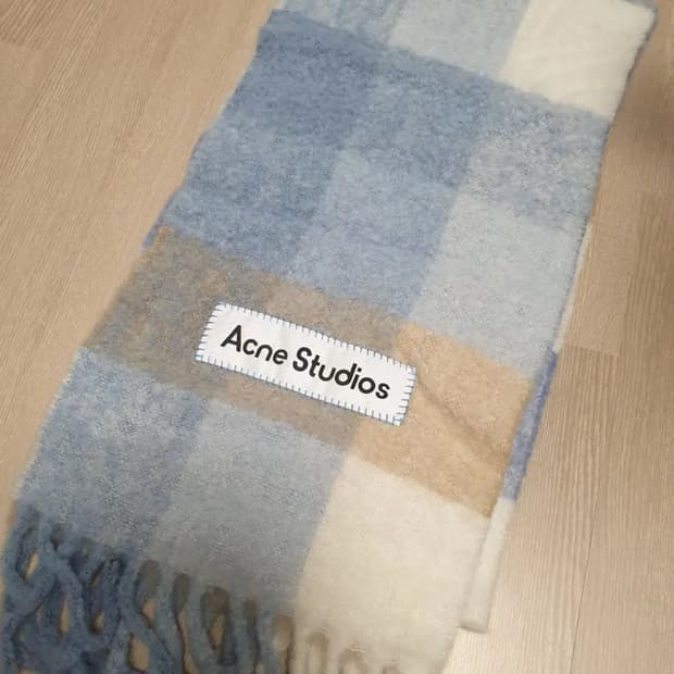 [새상품급] 아크네 스튜디오 모헤어 머플러 파스텔 블루 베이지