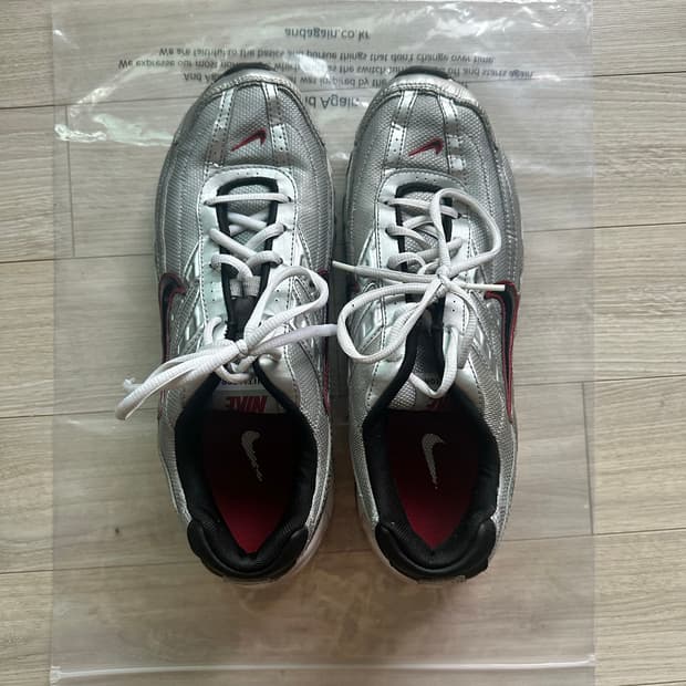 나이키 이니시에이터 메탈릭 실버 블랙 285