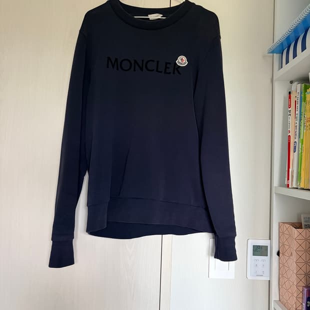 몽클레어 맨투맨 M