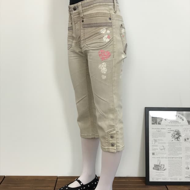 Jpn Angel Jeans Beige Heart Capri Pants