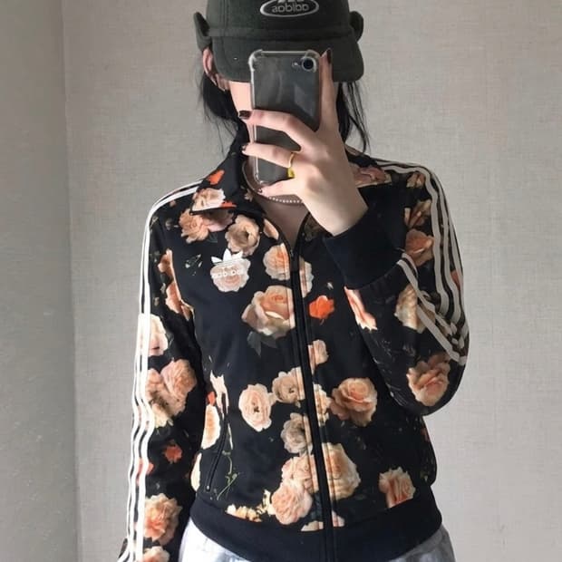 아디다스 플라워 패턴 파이어버드 져지 90
