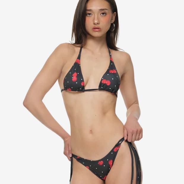 투머치택스 블랙 체리 비키니