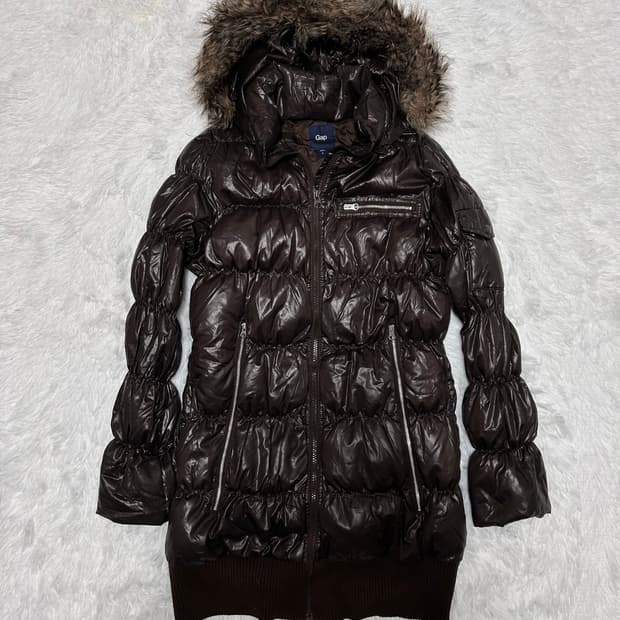 GAP 00s y2k gal fur glossy padding