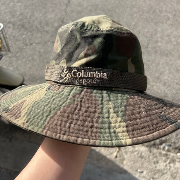 00‘s 컬럼비아 카모 부니햇