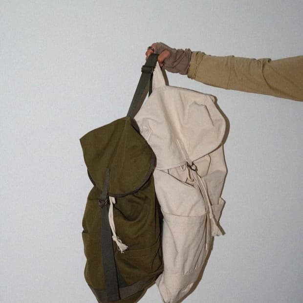 뉴치프시크 가방 카키색