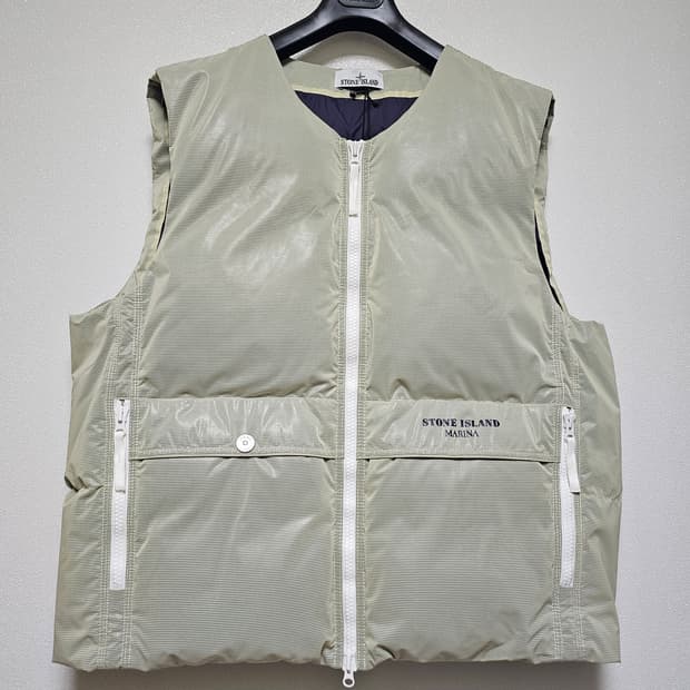 스톤아일랜드 마리나 립스탁 패딩 조끼 (새상품)