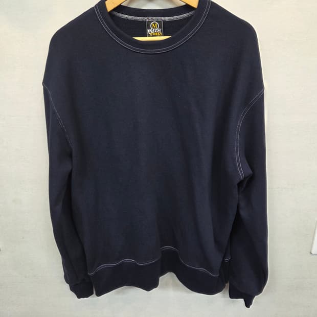 프리즘웍스 자수 스티치 맨투맨 m