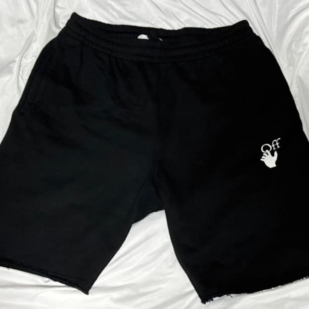 오프화이트 반바지