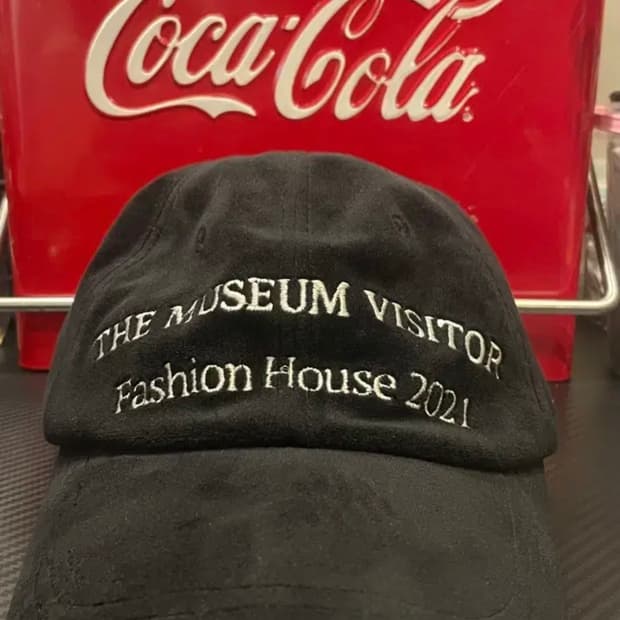 THE MUSEUM VISITOR 검정색 모자