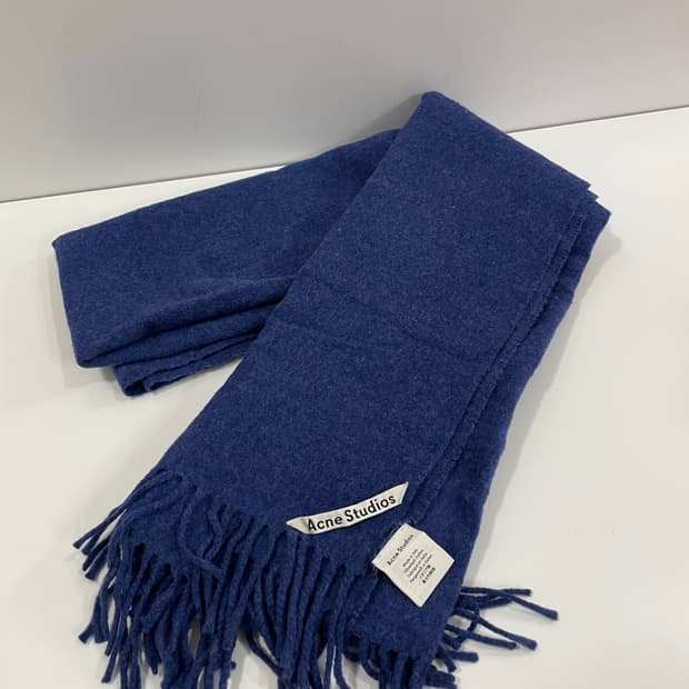 아크네스튜디오 프린지 오버사이즈 머플러 멜란지 블루 판매